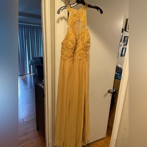 Plus bride maids dress A22 true to size.